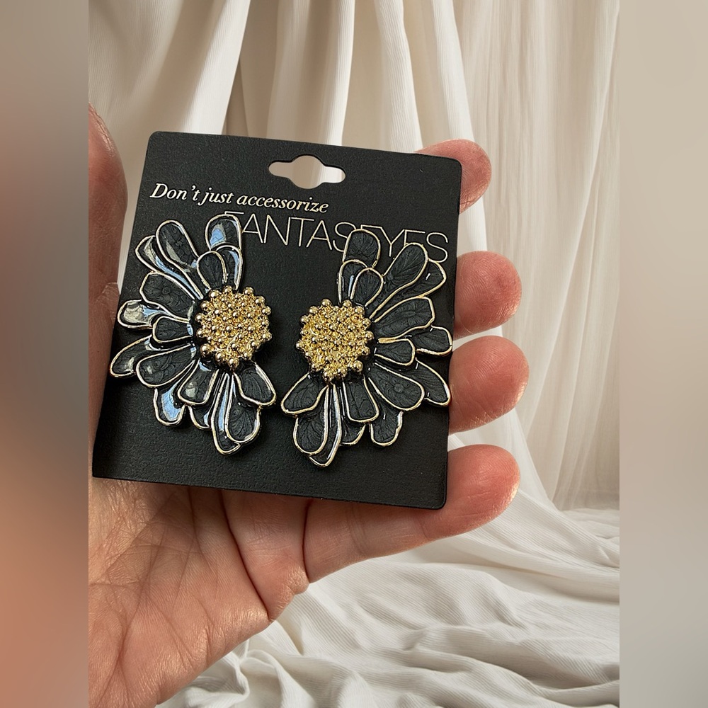 Black and Gold Daisy Earrings